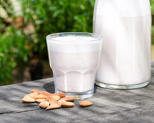 homemade_almond_milk_500